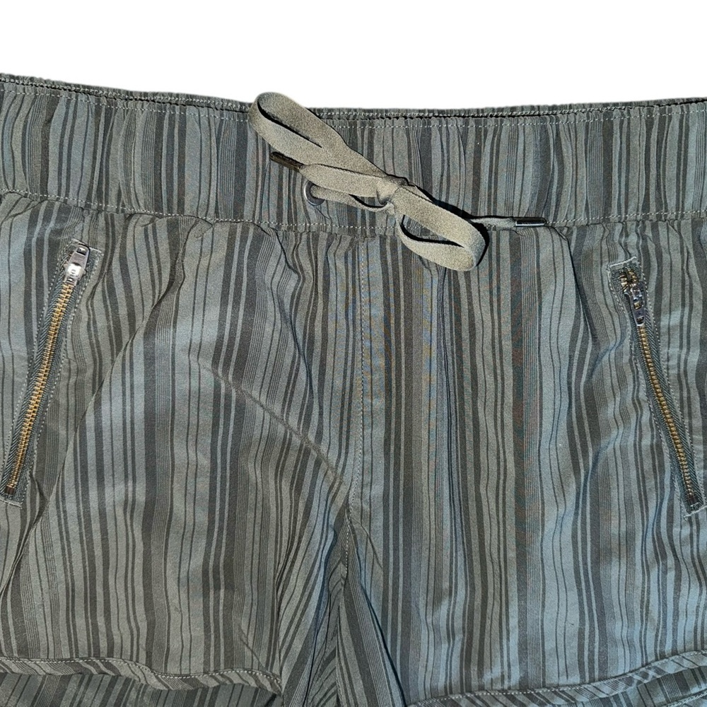 ATHLETA Women’s Sway Olive Green Striped Running Shorts, Medium - Picture 5 of 8